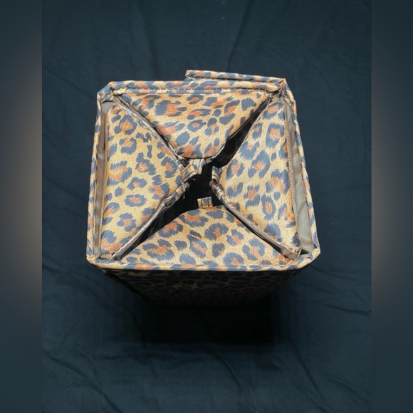 Cheetah print makeup/toiletry bag - Picture 8 of 9